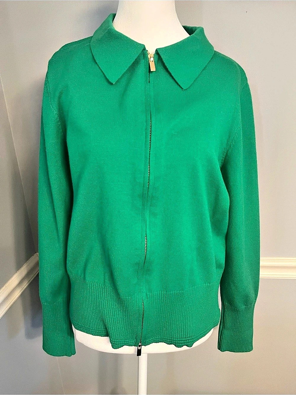 Green Zip Front Collared Cardigan - Picture 2 of 5